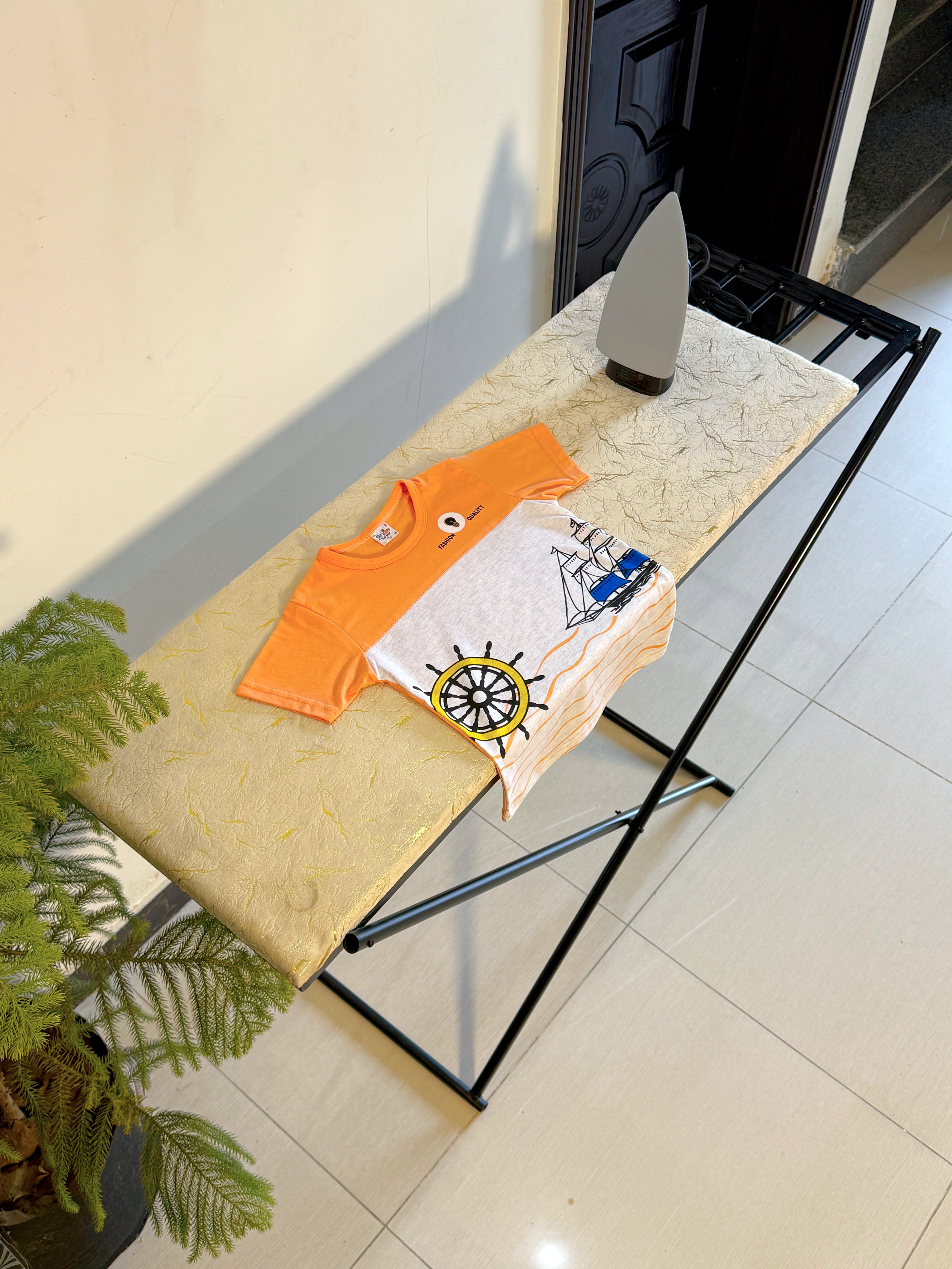 Foldable Iron Stand by Metallics Home