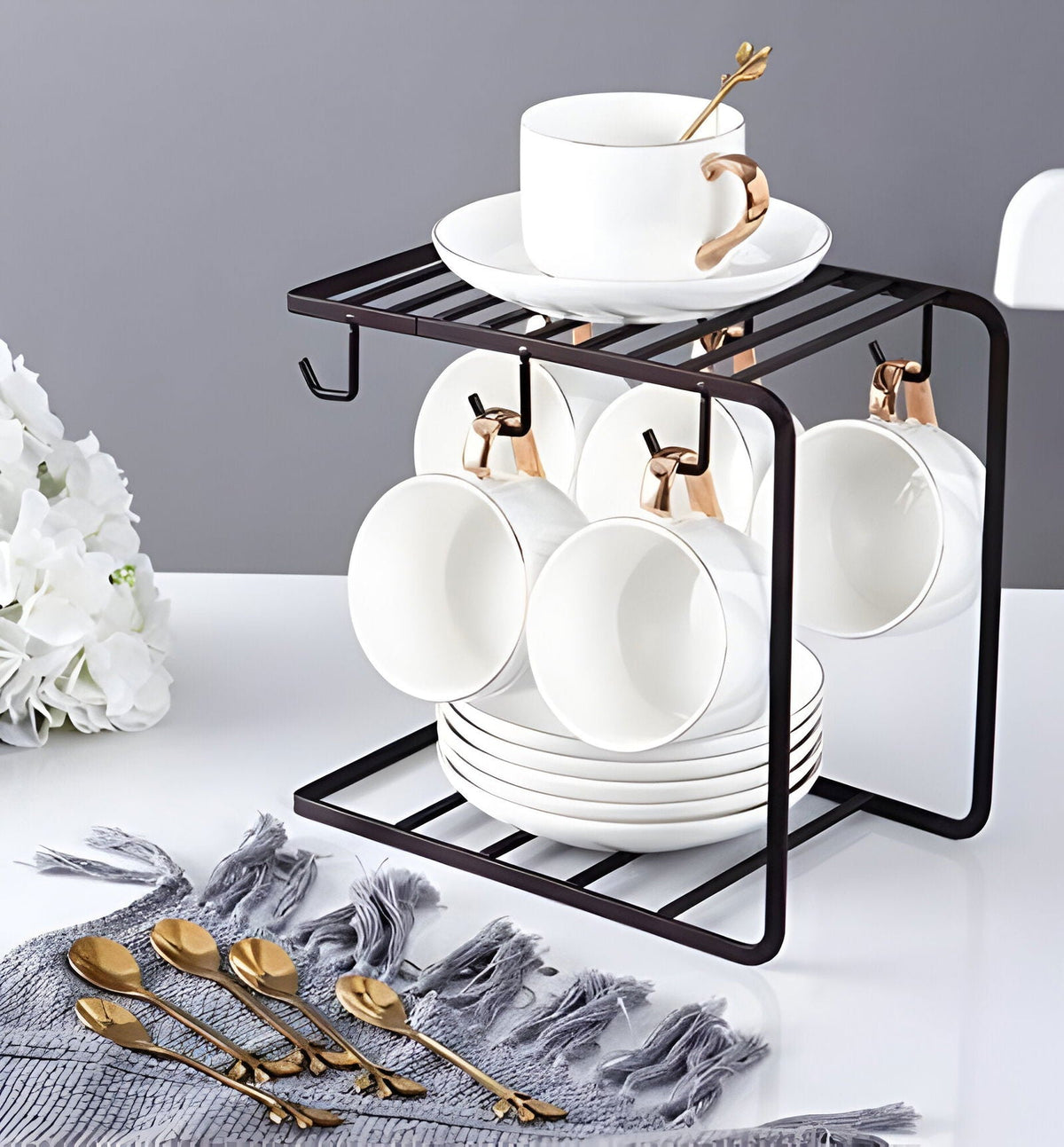 cup and saucer stand by Metallics Home - Metallics-Home